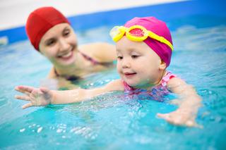Pływanie dla dzieci - jak wyglądają zajęcia w wodzie dla niemowląt?