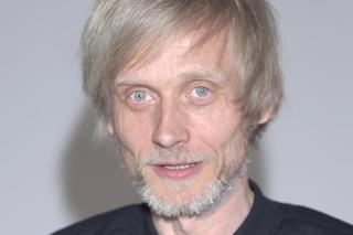 Polacy pokochali go za rolę Sławomira Rudego w filmie U Pana Boga za piecem. Tak przez lata zmienił się Artur Krajewski. Metamorfoza robi wrażenie!