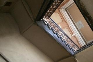 Metamorfoza na Plus. Konserwacja klatki schodowej w Jarosławiu