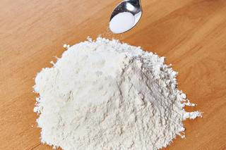 Jak wybielić stare białe firany?