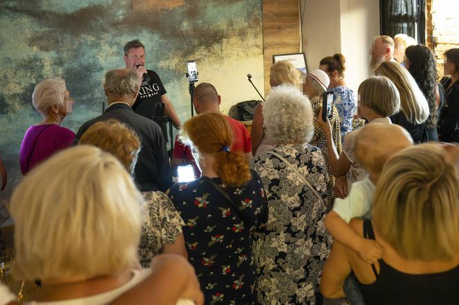 Poseł Michał Wójcik chce być nowym Elvisem Presleyem