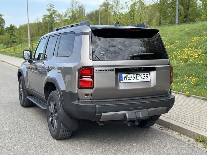 Land Cruiser 250