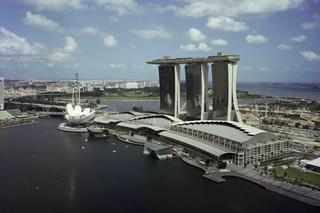 Singapur. Hotel i kasyno Marina Bay Sands - podniebny basen i zaawansowane technologie budowlane