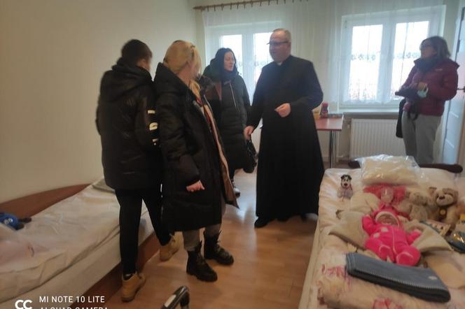 Uchodźcy w Domu dla Niepełnosprawnych w Piekoszowie