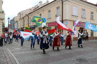 Polonijne zespoły folklorystyczne już w Rzeszowie. Kiedy koncert główny?