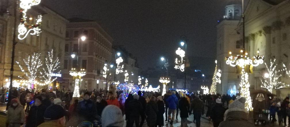 Dzikie tłumy w centrum Warszawy