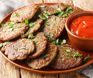 Od kiedy poznałam ten przepis, wątróbkę podaję tylko tak. Te wyśmienite placki zachwycają smakiem