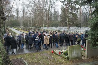 Spotkanie przy grobie Józefa Oleksego na Powązkach