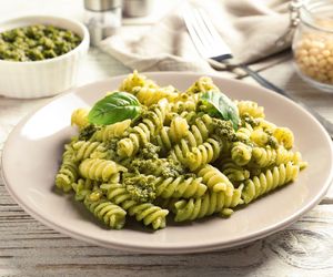 Nie kupuję sosu pesto. Robię go jak Ania Starmach i podaję z makaronem