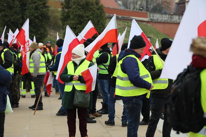 Protest rolników 20 marca w Lublinie. Przeszli ulicami miasta pod LUW