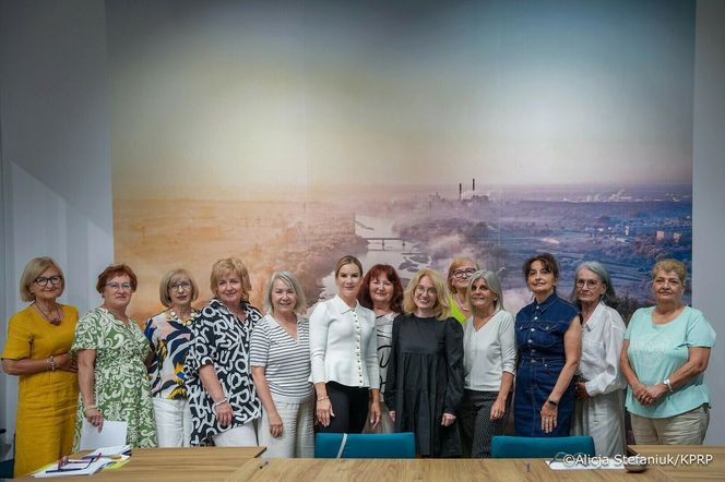 Marta Nawrocka śpiewała i gotowała z seniorami w Stalowej Woli