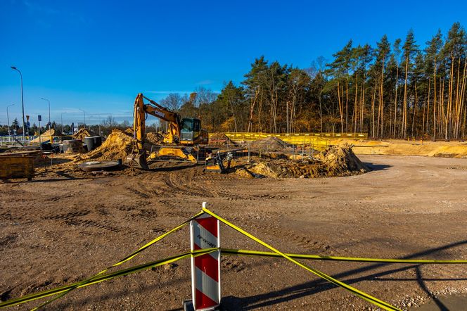 Budowa tunelu pod torami przy PKP Warszawa Wesoła