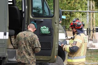 Śmiertelnie niebezpieczne znalezisko na budowie. Wstrzymany ruch pociągów i autobusów