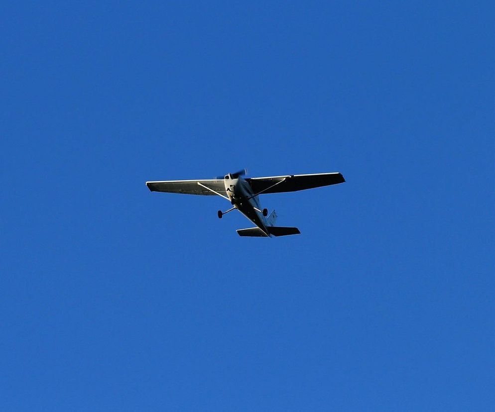 Awionetka spadła na pole borówek. Pilot reanimowany