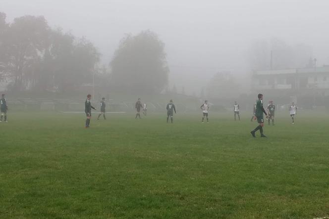 Koszmar na meczu juniorów. Zwyrodnialcy pobili chłopca! Zęby wgniecione do dziąseł