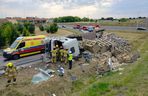 Wypadek w Elizówce. Kierowca był zakleszczony w pojeździe