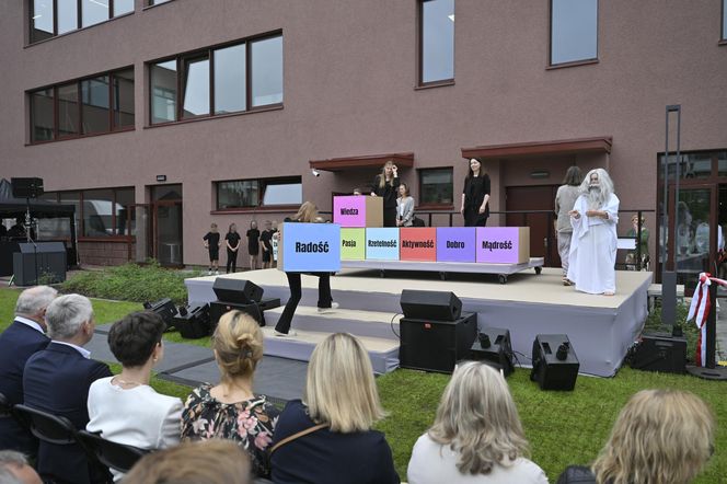 Rozpoczęcie roku w nowej szkole na Mokotowie. Zbudował ją deweloper