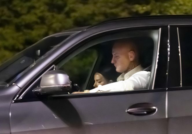 Artur Szpilka na sushi z najbliższymi po premierze filmu "Szpilka"