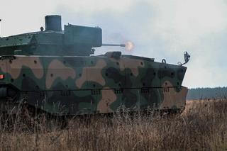 Andrzej Duda i Mariusz Błaszczak na poligonie w Orzyszu