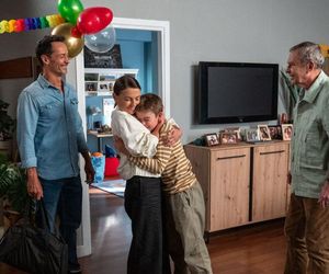 Barwy szczęścia odc. 3141. Kasia (Katarzyna Glinka), Mariusz (Rafał Cieszyński), Ksawery (Bartosz Gruchot), Czesław Zarzeczny (Marian Jaskulski)