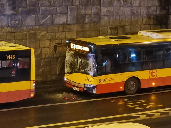 Zderzenie dwóch autobusów na Trasie Łazienkowskiej 