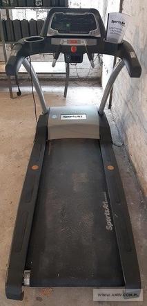  17 Bieżnia elektryczna SPORTSART T652 (uszkodzony panel sterowania) 
