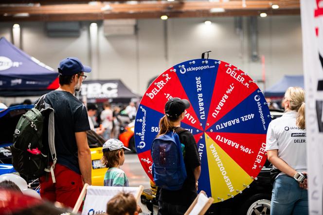 Szybkie samochody, drogowe akrobacje oraz piękne kobiety. Tak było na Tuning Show Expo w Krakowie