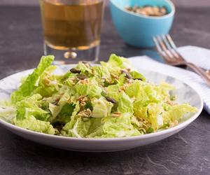 Prosta i szybka: surówka z kapusty pekińskiej. Idealna do codziennych dań