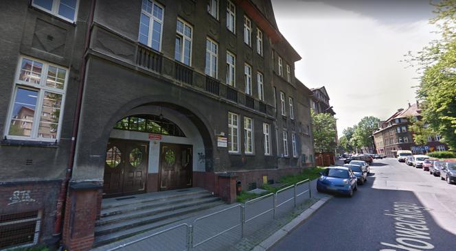 Koronawirus w największym liceum w Katowicach! Zakażona jest uczennica. Cała klasa przeszła na lekcje zdalne