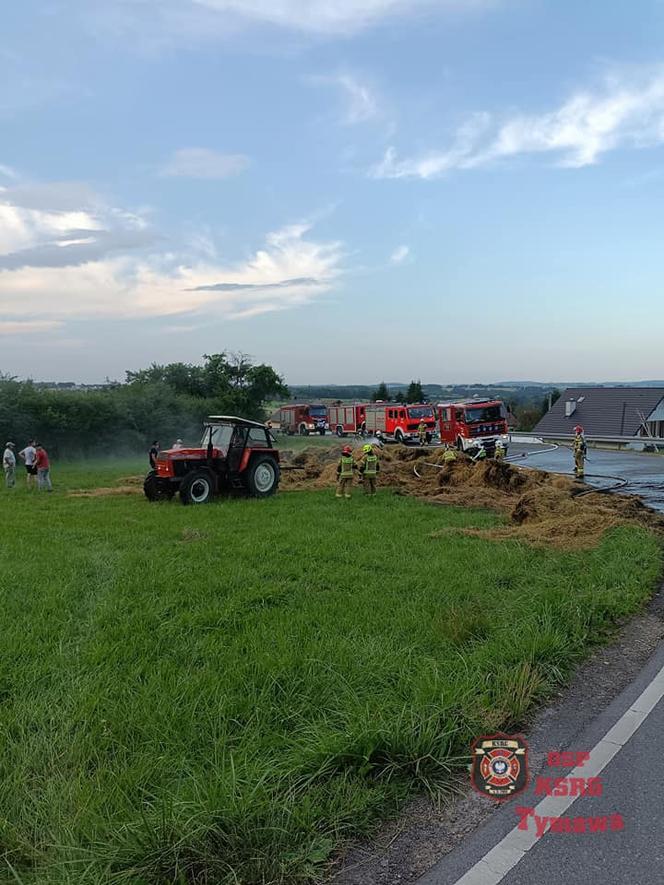 Pożar siana w Tymowej. Strażacy dwa razy wracali na miejsce zdarzenia