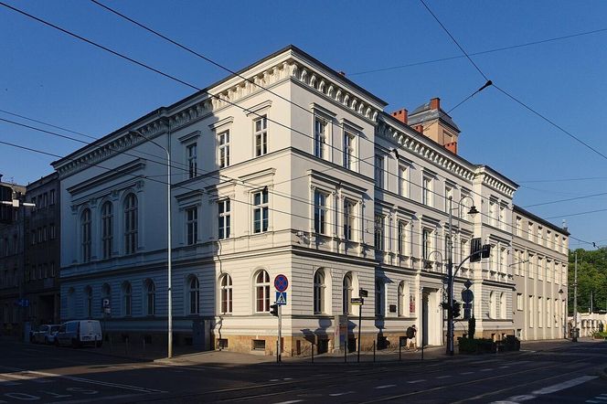 8. VIII Liceum z Oddziałami Dwujęzycznymi im. M. Skłodowskiej-Curie Katowice - 56.68 pkt