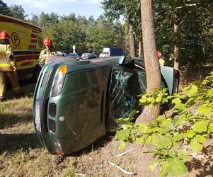 Wypadek samochodu osobowego w Legionowie