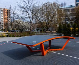 Stół do gry w teqballa, skwer przy ul. Cynamonowej