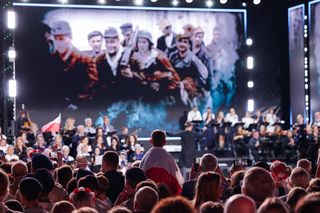 Karol Nawrocki śpiewa (nie)zakazane piosenki