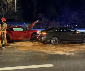 Koszmar na Wale Miedzeszyńskim! Rozbite Porsche za 700 tysięcy złotych!