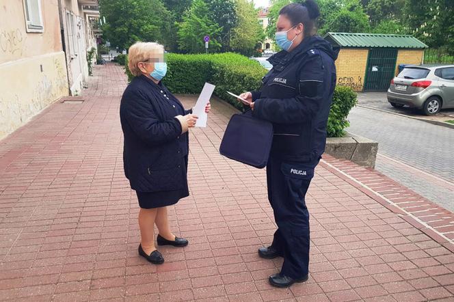 Policjanci edukują seniorów w Warszawie