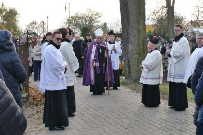 Biskupi na Wszystkich Świętych