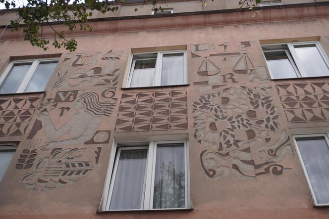 Sgraffito w Białymstoku. Zabytkowe pra-murale rodem z PRL-u