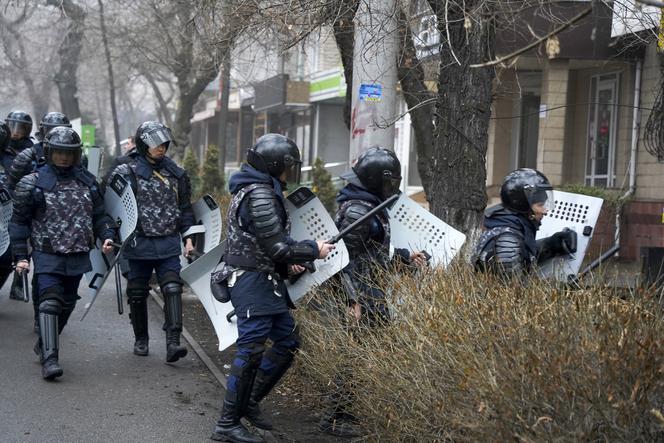 Rzeź w Kazachstanie! Bunt przeciw drożyźnie. Kostnice pełne demonstrantów