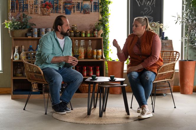 Barwy szczęścia, odcinek 3242: Borys (Jakub Wieczorek), Aldona (Elżbieta Romanowska)