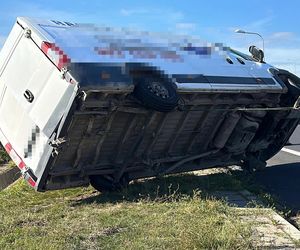 Wypadki z furgonetkami przy lotnisku i na S8