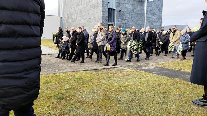 Pogrzeb tragicznie zmarłej rodziny z Namysłowa. Matka i syn spoczęli w jednym grobie. Ceremonia