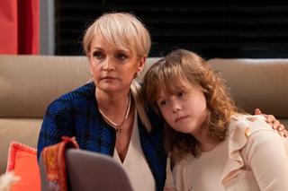 Barwy szczęścia, odcinek 3019. Małgorzata (Adrianna Biedrzyńska), Emilka (Jessica Frankiewicz)