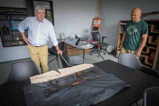 Pracownik Muzeum Wojska w Białymstoku znalazł na wakacjach skarb. To miecz Wikingów z X wieku! [ZDJĘCIA]