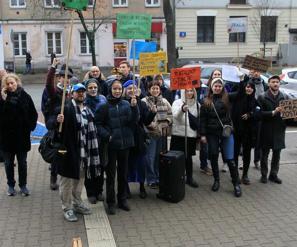 Obrońcy Stacji Praga protestowali pod urzędem