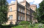 Dawny pałac Stolbergów na osiedlu Świniary we Wrocławiu przed pożarem