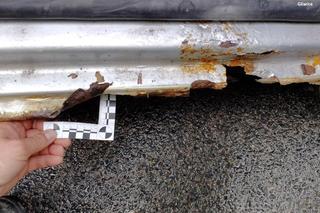 Śląskie: Tak zardzewiałego auta policjanci dawno nie widzieli. Kilka dni temu było ok!