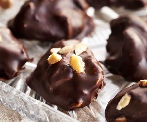 Orzechy włoskie zanurzam w tej obłędnej polewie. W mig mam pyszną i chrupiącą przekąskę 