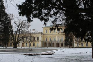 Puławy - remont przed Pałacem Czartoryskich