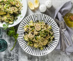 Kremowe risotto z cukinią: łatwe danie na lato